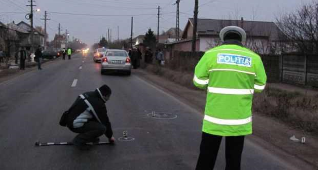 TULCEA: Copil care ținea în brațe un bebeluș, lovit de mașină