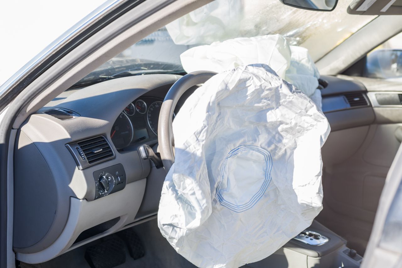 Ford, Nissan, BMW au dat în judecată Takata pentru a-și acoperi pierderile cauzate de airbagurile defecte