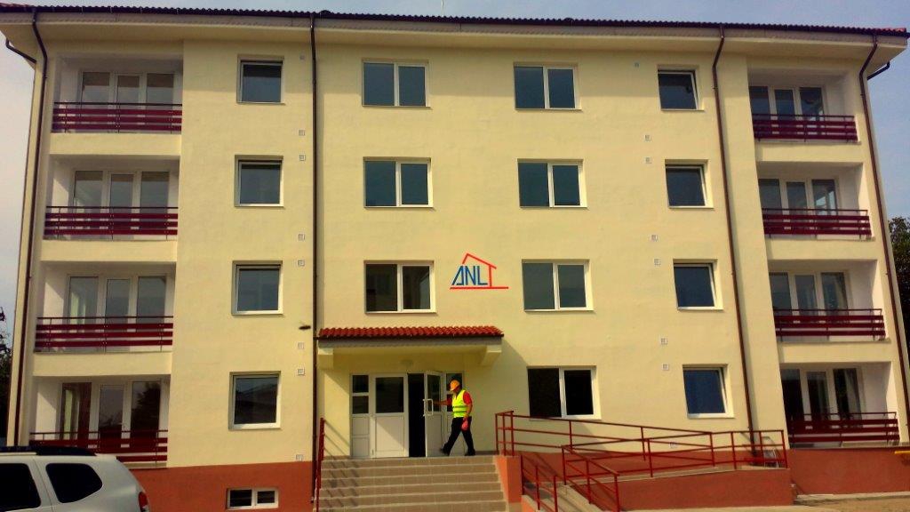 Chiriile pentru locuinţele ANL s-ar putea reduce la jumătate