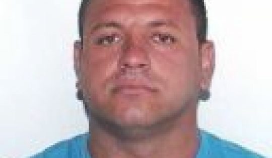 Un bărbat care ar fi ÎMPUŞCAT o tânără la Oradea, dat în urmărire națională