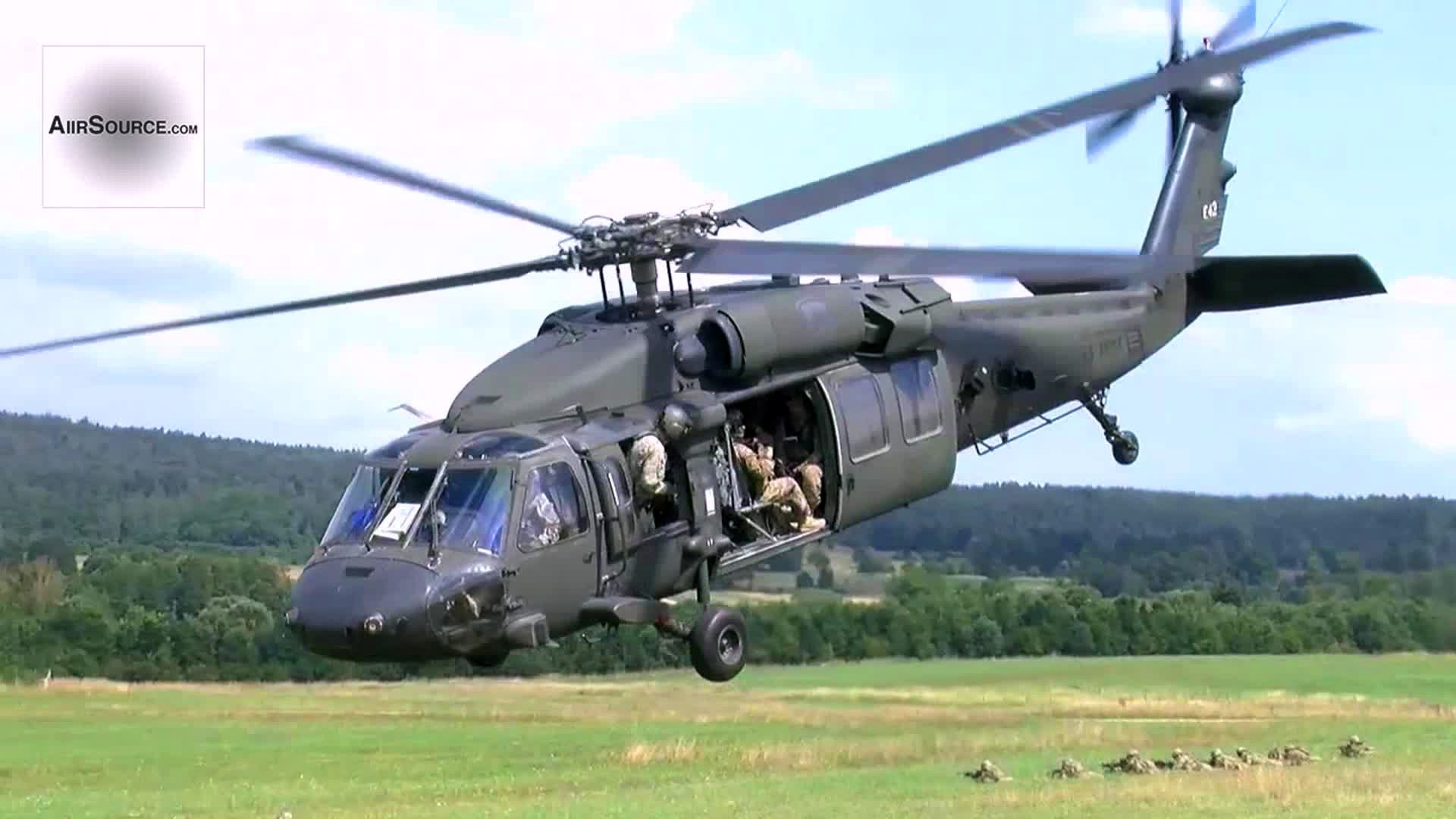 VIDEO/Elicoptere americane BLACK HAWK au aterizat la Baza militară de la Mihail KOGĂLNICEANU