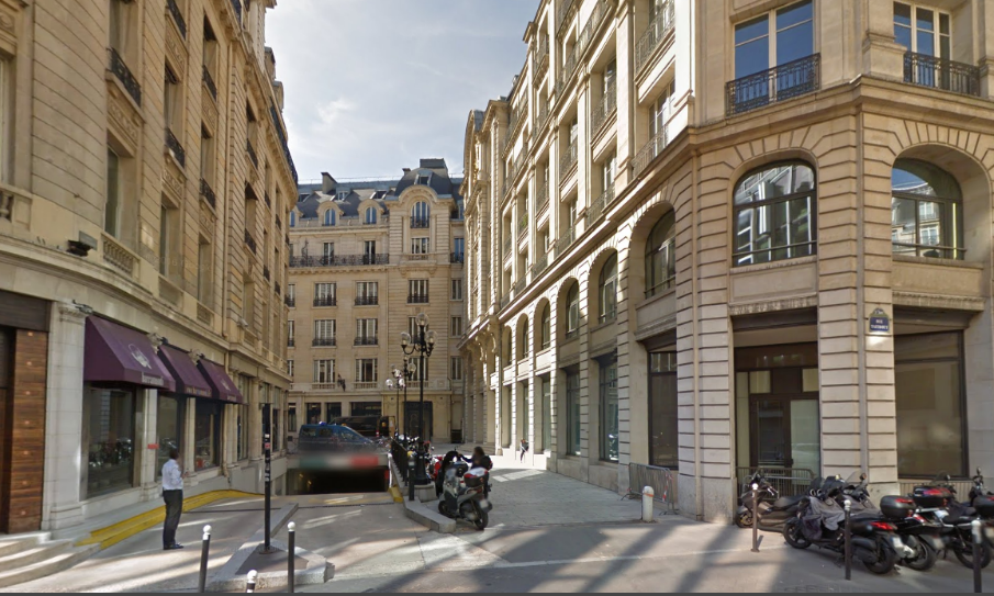 FRANȚA: Alertă cu bombă în Paris