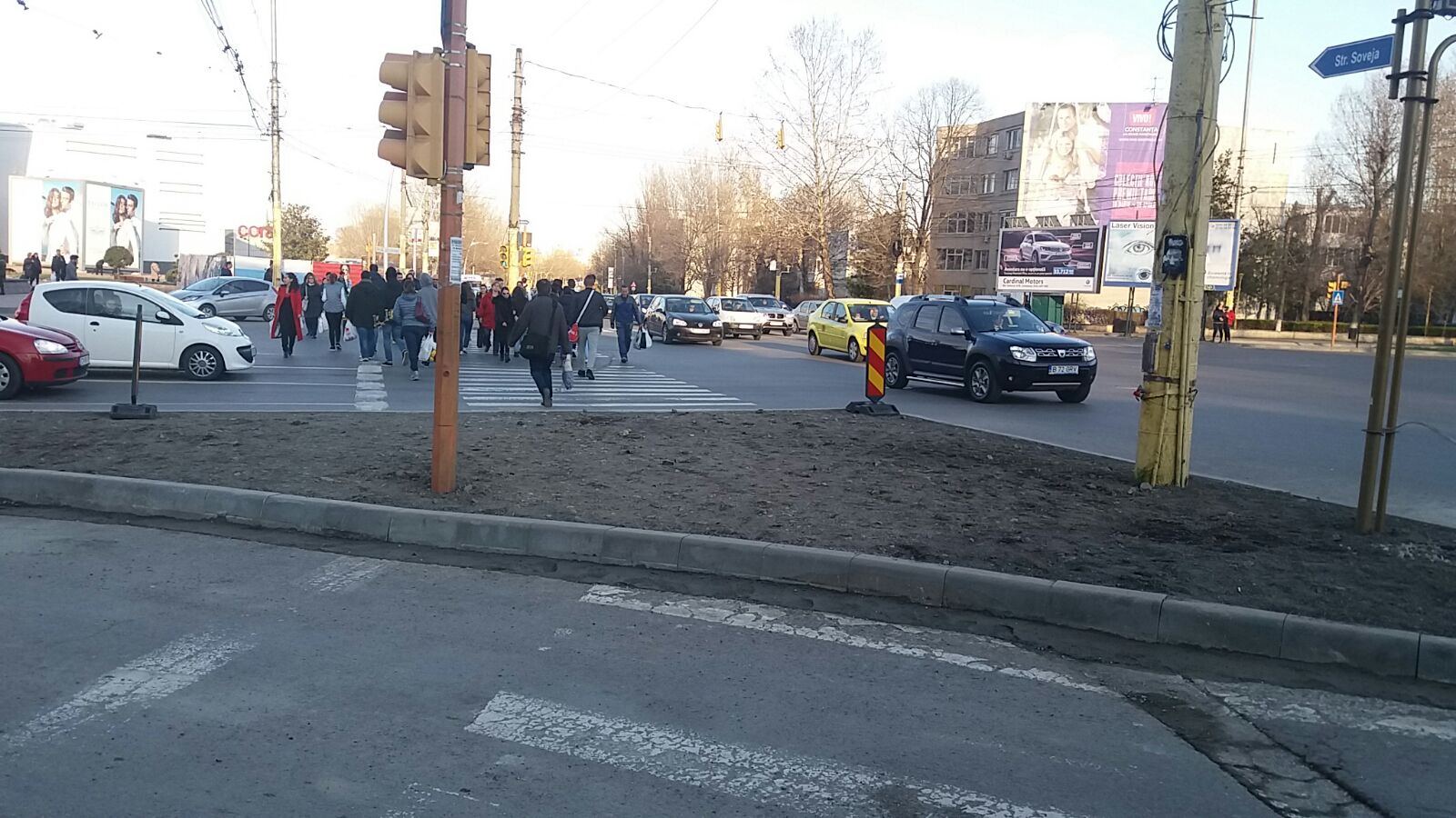FOTO/Se lucrează de zor într-una dintre cele mai mari intersecții din CONSTANȚA
