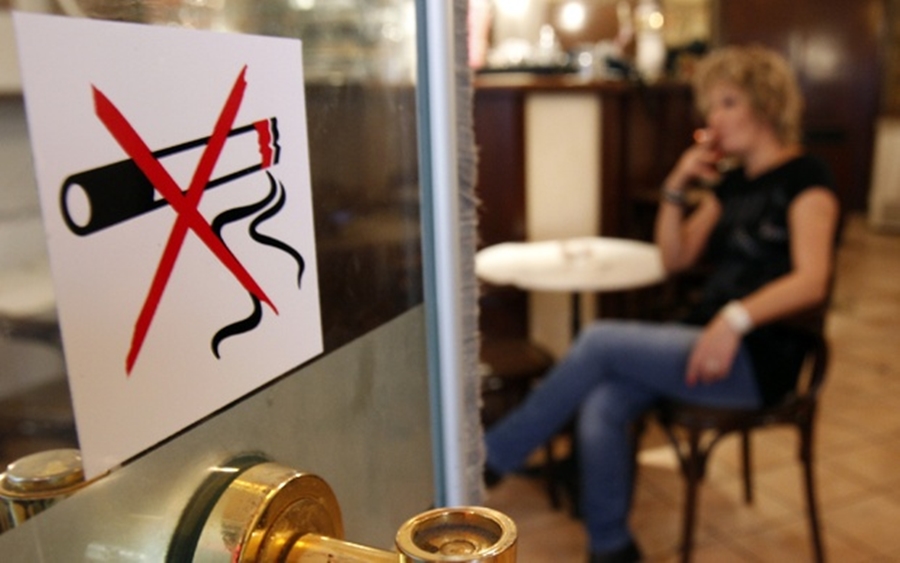 CONSTANȚA: Proprietari de baruri și restaurante amendați pentru că permiteau fumatul în localuri