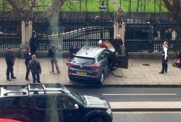 MAE: O româncă rănită în atacul de la Londra, internată în stare gravă