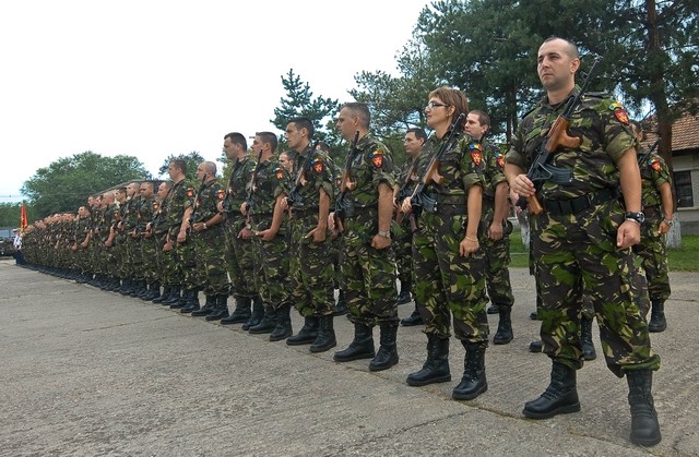 Ministerul Apărării recrutează aproximativ 2.800 de rezerviști