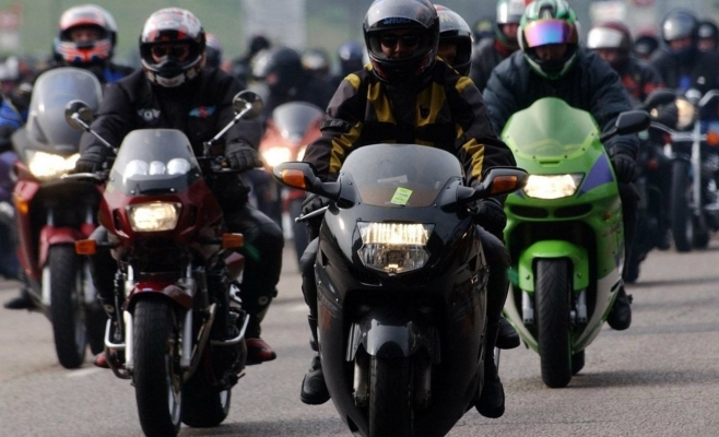 Pericolele la care sunt expuși motocicliștii