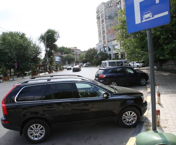CONSTANȚA. Poliția Locală a amendat aproape 1.000 de șoferi care au parcat neregulamentar