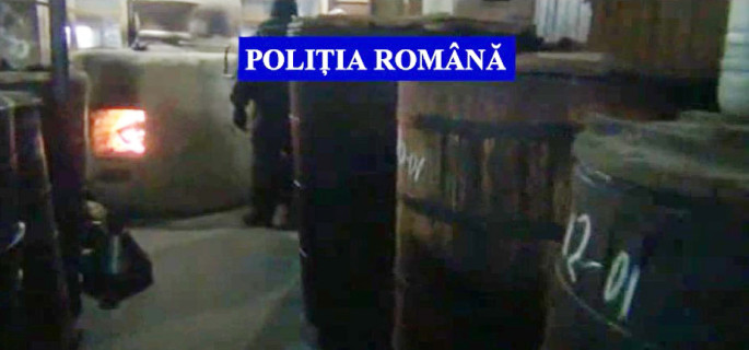 Ce mai confiscă polițiștii la percheziții: Pâine, tone de alcool și făină!
