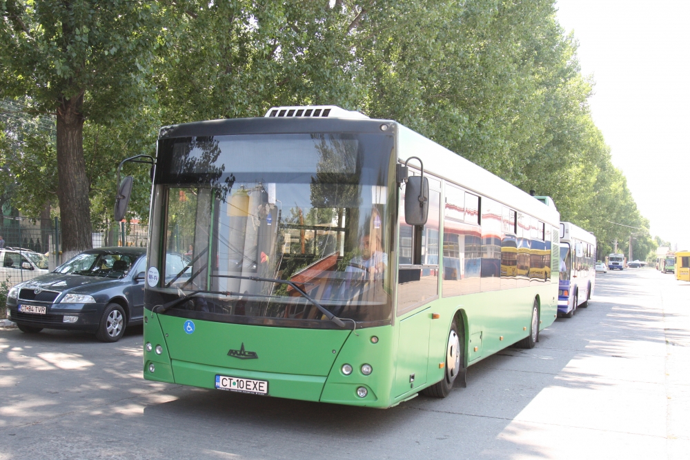 Gratuit pentru septuagenari, 50 la sută reducere pentru elevi și studenți pe autobuzele RATC