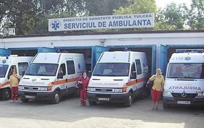 TULCEA: Ambulanțele sunt atât de vechi încât lunar ajung în service