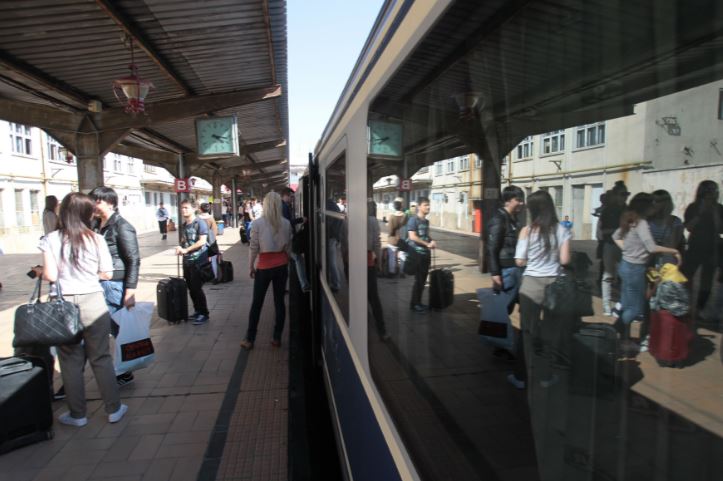 Cei care doresc să primească despăgubiri pentru întârzierile trenurilor mai au de așteptat până în 2024