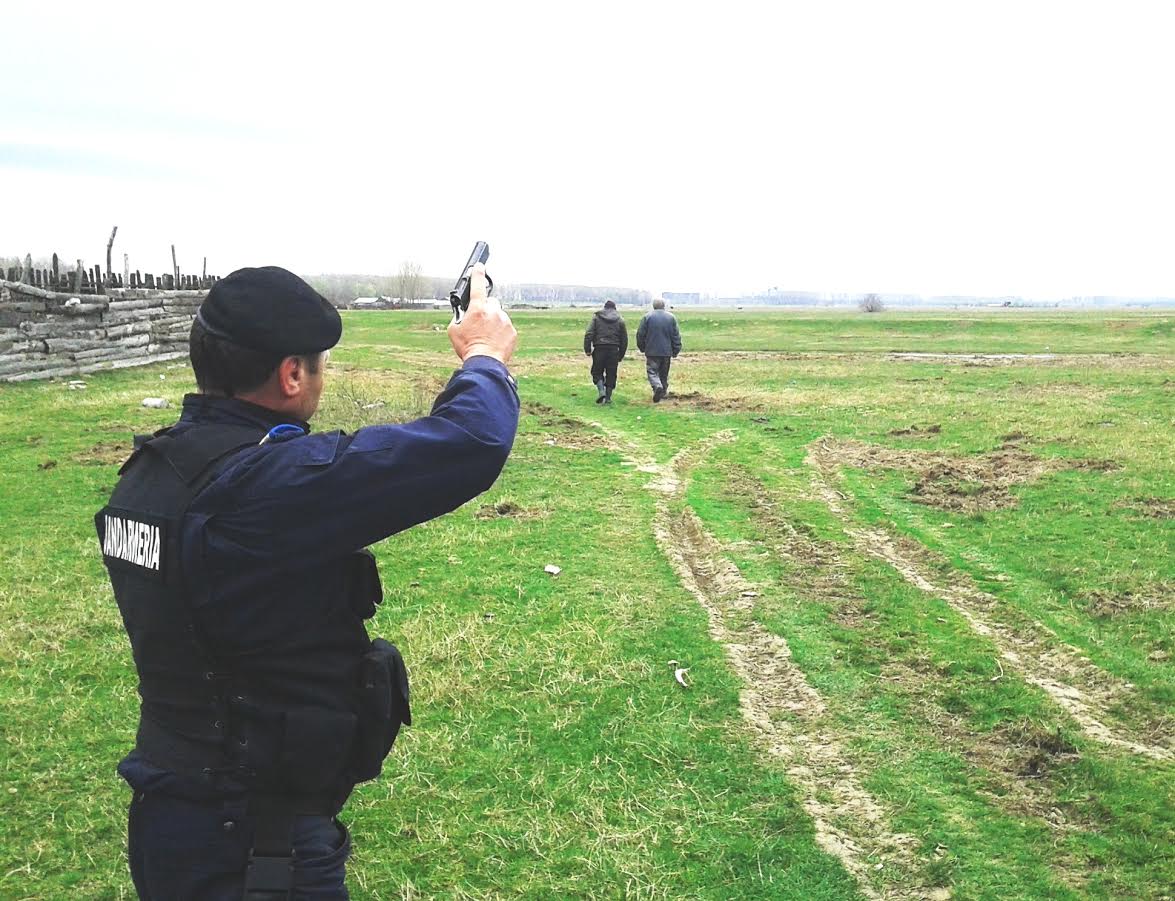 Focuri de armă la TULCEA: Bărbați prinși în timp ce transportau ilegal peşte şi unelte de plasă interzise