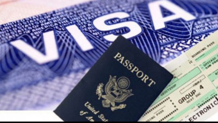 Parlamentul European cere impunerea de vize americanilor