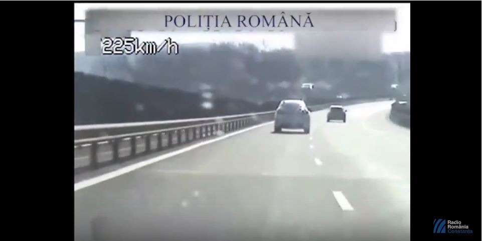 VIDEO: Inconștiență la volan. 226 km/h pe autostradă