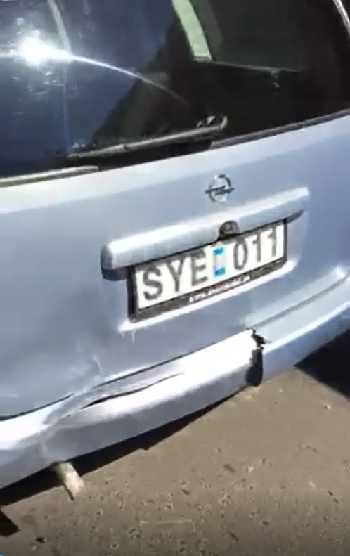 Video/CONSTANȚA: Un tânăr fără permis auto a lovit o mașină de poliție