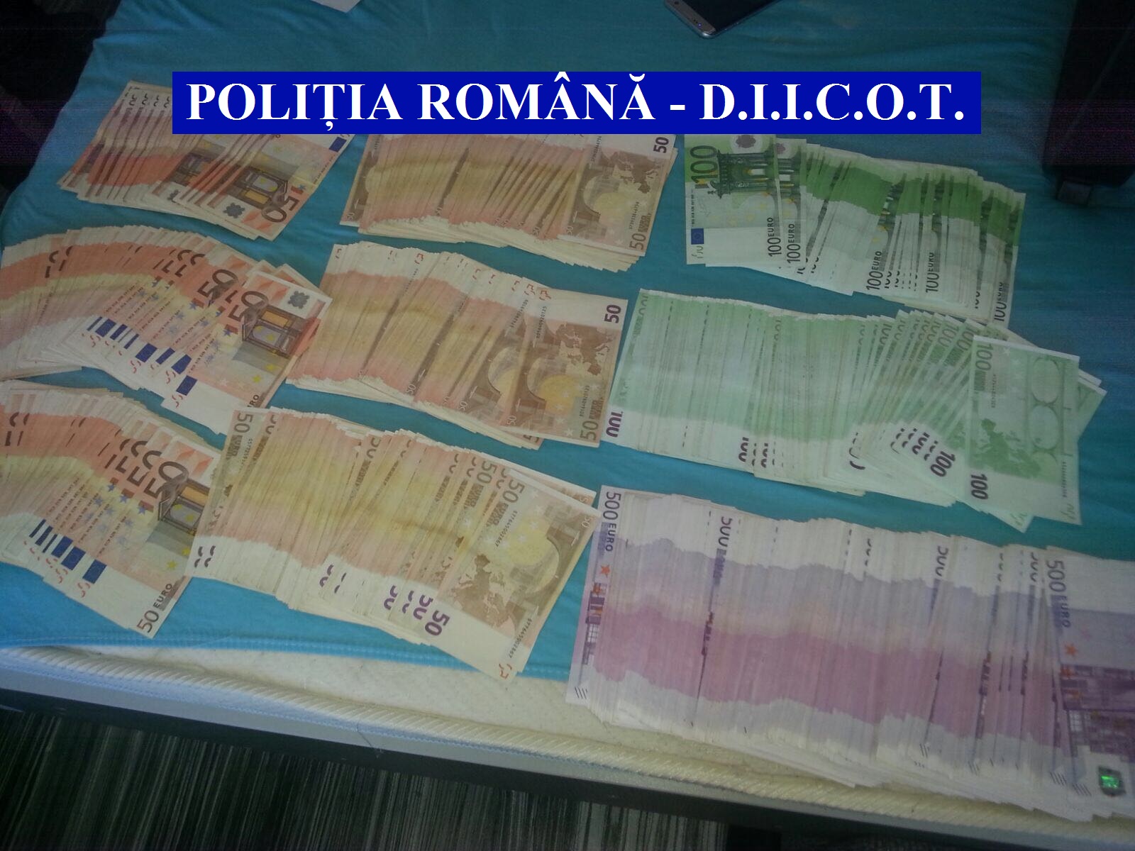 FOTO/Grupare specializată în atacuri tip PHISHING asupra unor bănci din ITALIA și SUA, destructurată