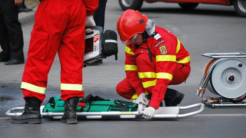 ARAD. O mașină și două TIR-uri, implicate într-un GRAV accident rutier