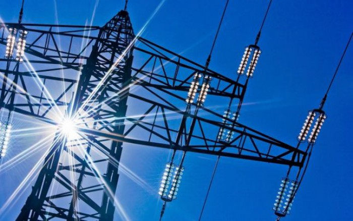 ANRE vrea să introducă garanții pentru contractele cu energie destinată consumatorilor casnici