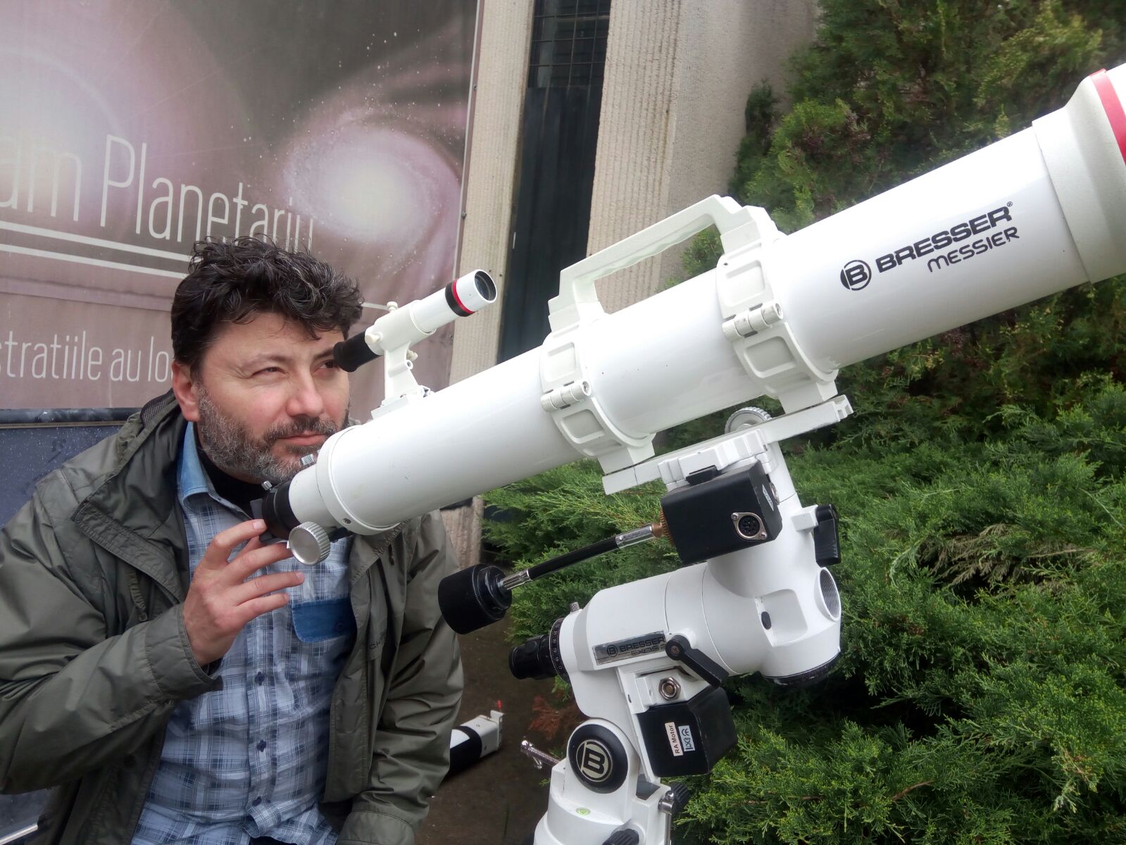 Un asteroid de mari dimensiuni trece astăzi pe lângă Terra