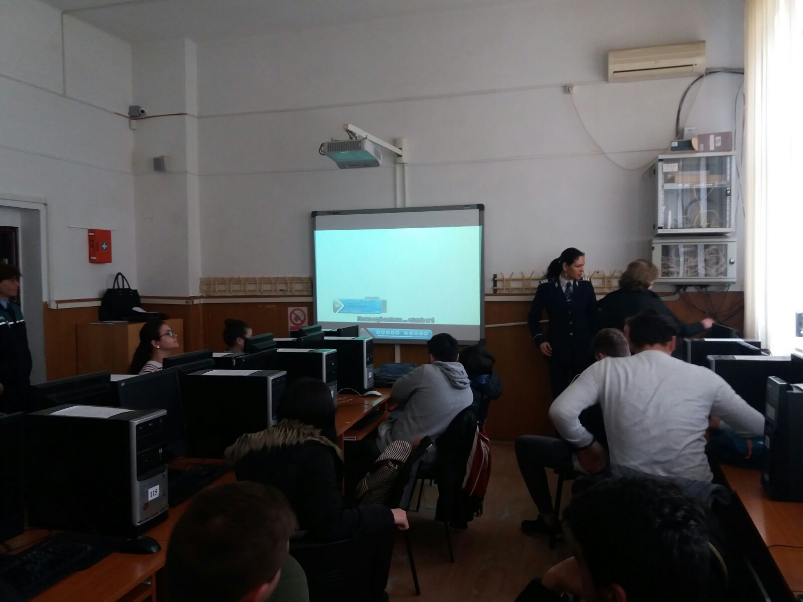 CAPCANELE INTERNETULUI, deconspirate la Techirghiol