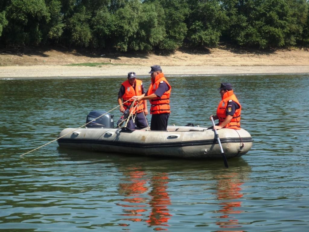 TULCEA. Operațiune de salvare pe Dunăre. Pompierii caută un bărbat înghițit de ape