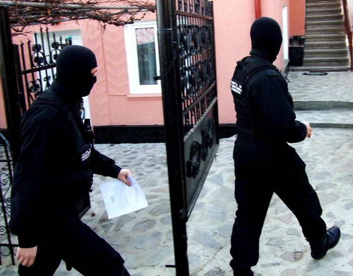 Activitate intensă a polițiștilor de la Combaterea Criminalității Organizate