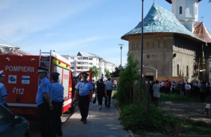 Bisericile, sub lupa pompierilor în noaptea de Înviere