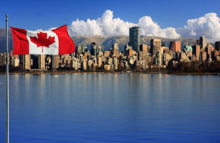 De luni românii pot solicita autorizaţia de călătorie electronica pentru a merge în CANADA