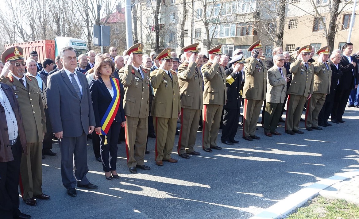 Mihail Kogălniceanu: Ceremonial militar organizat cu ocazia a două evenimente istorice importante