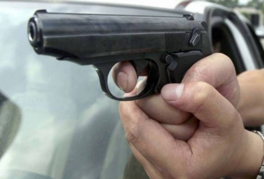 Urmărire de 27 de kilometri: Polițiștii au tras 12 focuri de armă pentru a prinde un șofer băut și care avea permisul suspendat!
