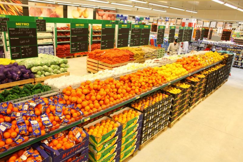 PERICOL pentru SĂNĂTATE! Tone de carne, fructe și legume CONFISCATE de polițiști înainte de Paște!