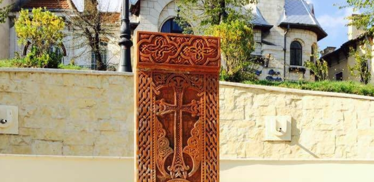 CONSTANȚA/FOTO: Primul hacikar, cruce de piatră sculptată manual