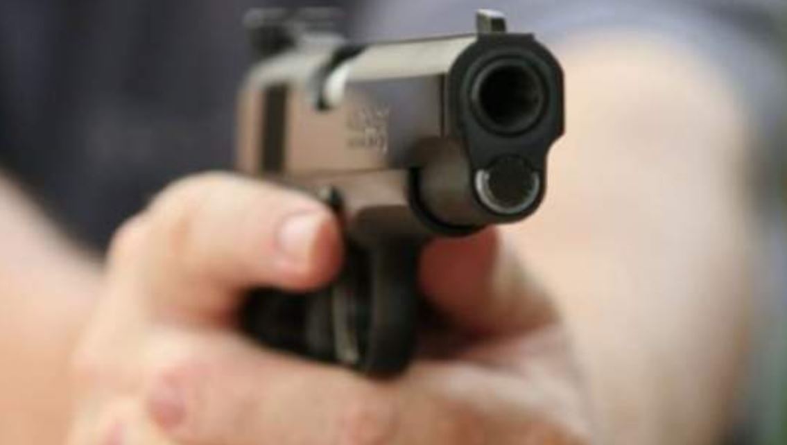 Un bărbat din HÂRȘOVA a fost împușcat de polițiști