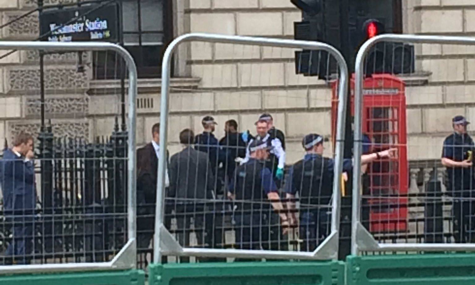 LONDRA: Incident armat lângă Parlament!