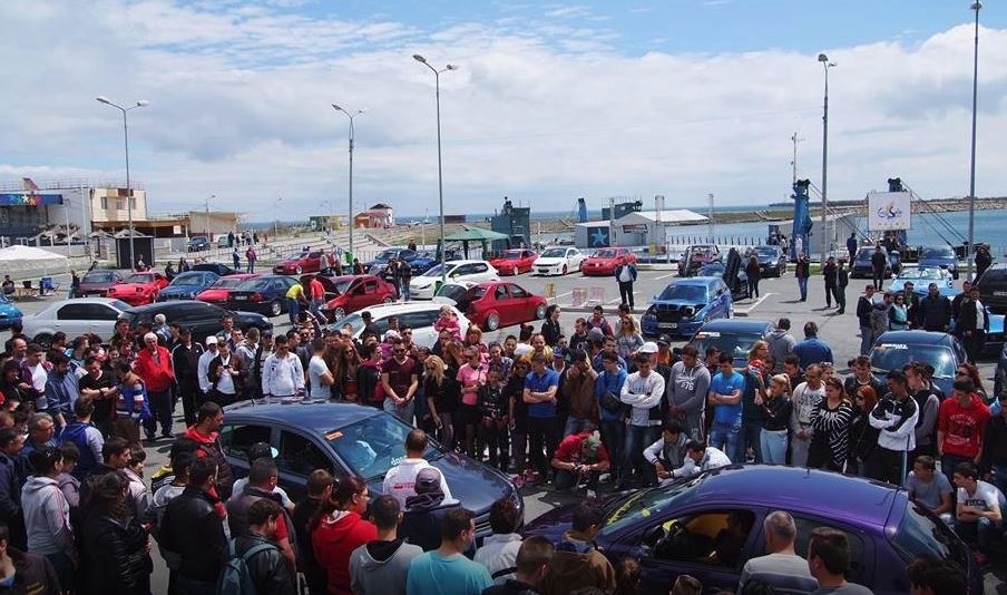 Iubitorii de maşini şi motociclete, prezenți la „Tunning Fest Mangalia”