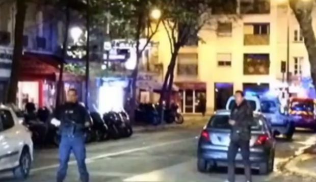 Atac armat la PARIS: Un poliţist a fost UCIS, atacatorul a fost ANIHILAT