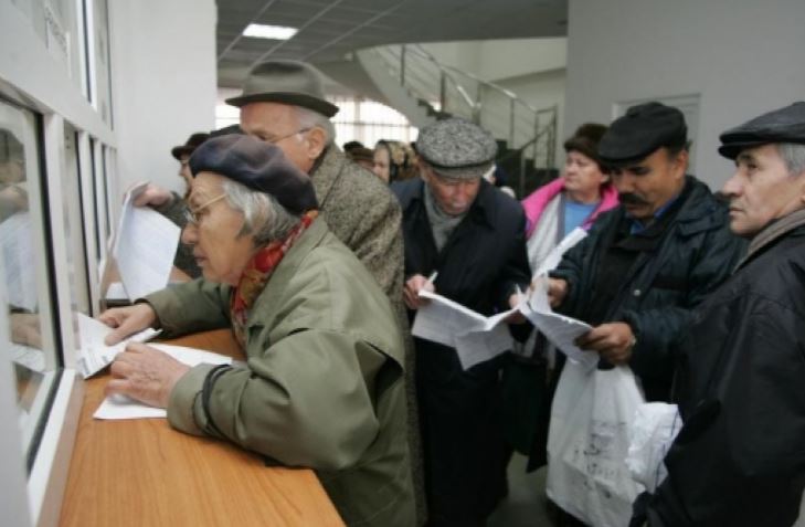 PENSIILE vor fi primite luna aceasta cu 2 zile mai devreme