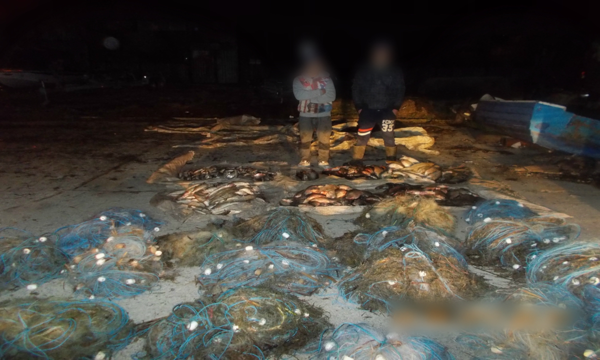 Foto/TULCEA: Minori prinși la braconat în plină PROHIBIȚIE!