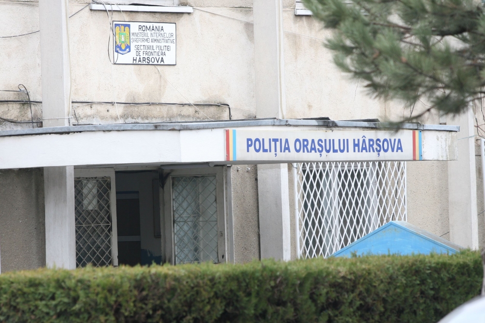 Minori din HÂRȘOVA, suspectați că au spart un magazin