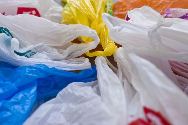 Pungile de plastic ar putea fi INTERZISE!
