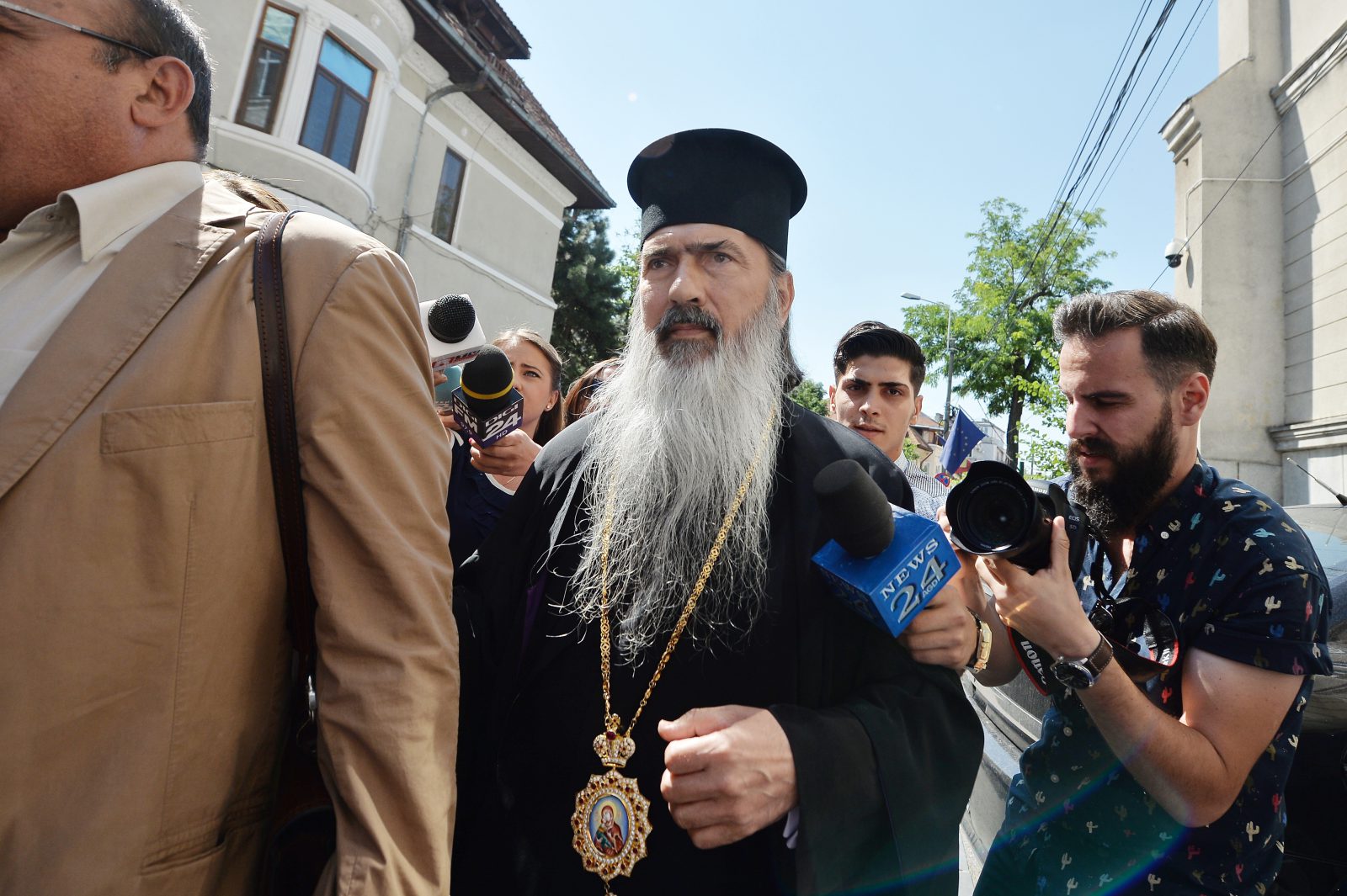 CONSTANȚA: DNA cere arestul la domiciliu pentru arhiepiscopul Teodosie