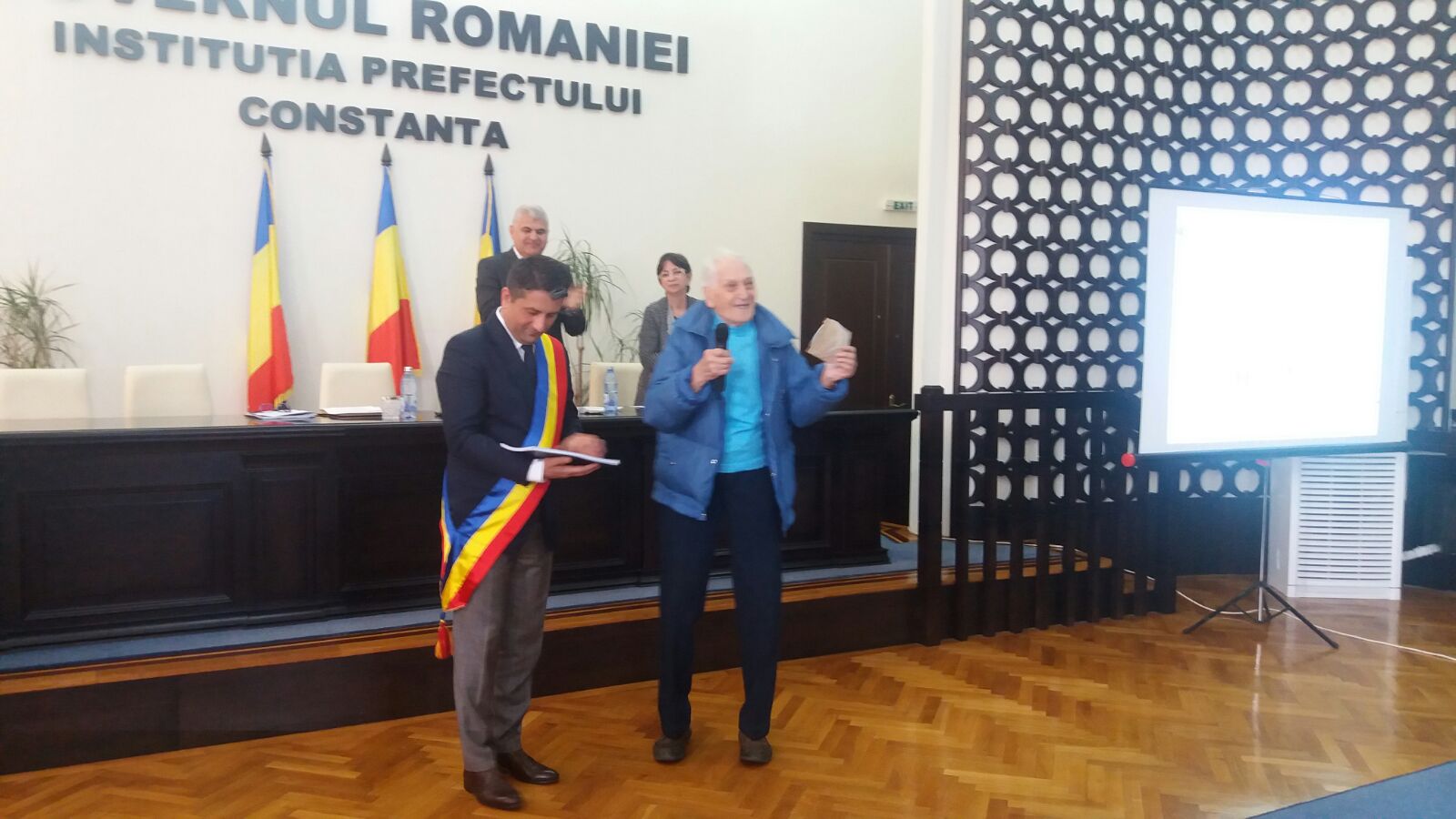 CONSTANȚA. Traian Petcu a primit titlul de cetățean de onoare