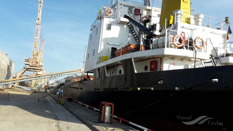 Marinari români, blocați de trei luni într-un port din Turcia