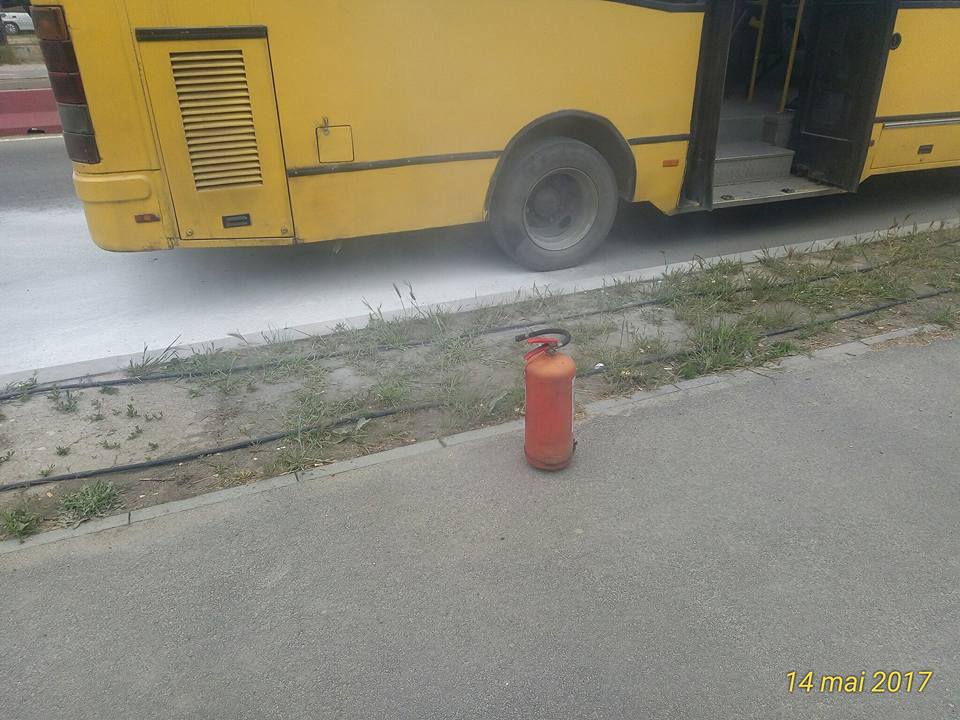 FOTO/Un autobuz care circulă pe relația Năvodari-Constanța, la un pas să ia foc!