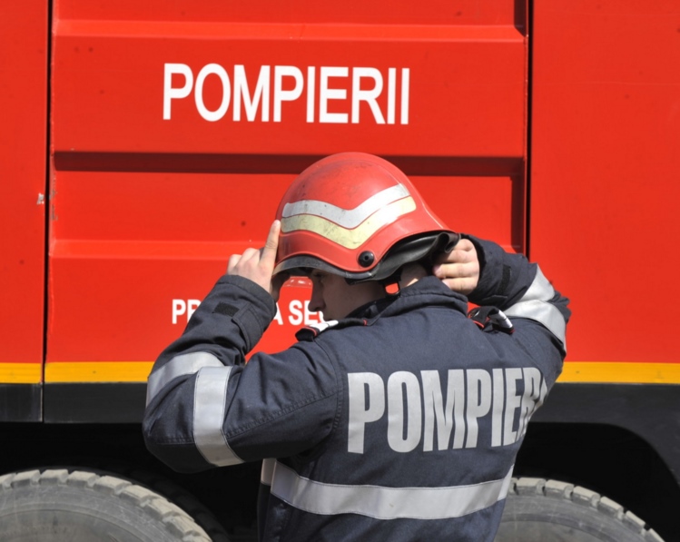 UPDATE/Plan ROȘU activat la TULCEA: Persoane ÎNCARCERATE în urma unui accident rutier