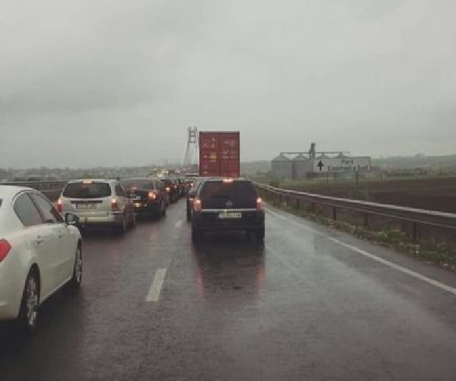Judeţul CONSTANŢA: Trafic îngreunat din cauza aglomerației pe Podul Apolodor