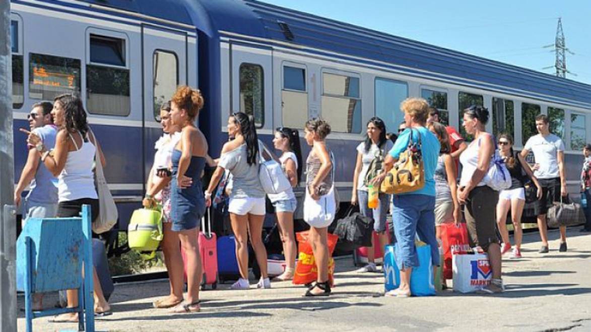 CFR Călători suplimentează capacitatea de transport în vacanța de RUSALII