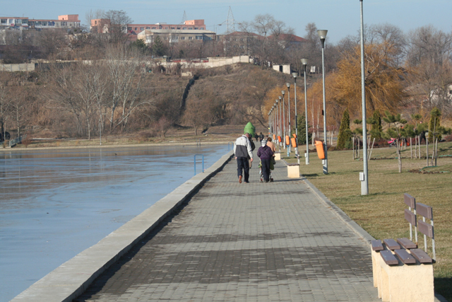 Incident grav la TULCEA: O persoană a fost scoasă de pompieri din lacul Ciuperca