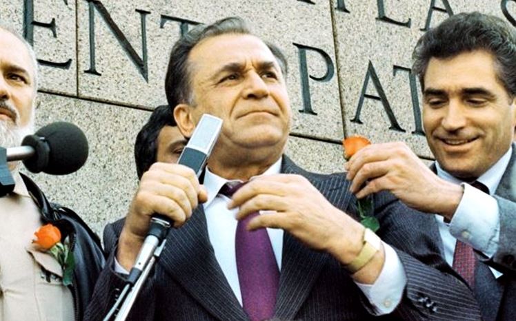 S-au descoperit noi victime ale Mineriadei. Ion Iliescu şi Petre Roman, chemaţi la Parchetul General